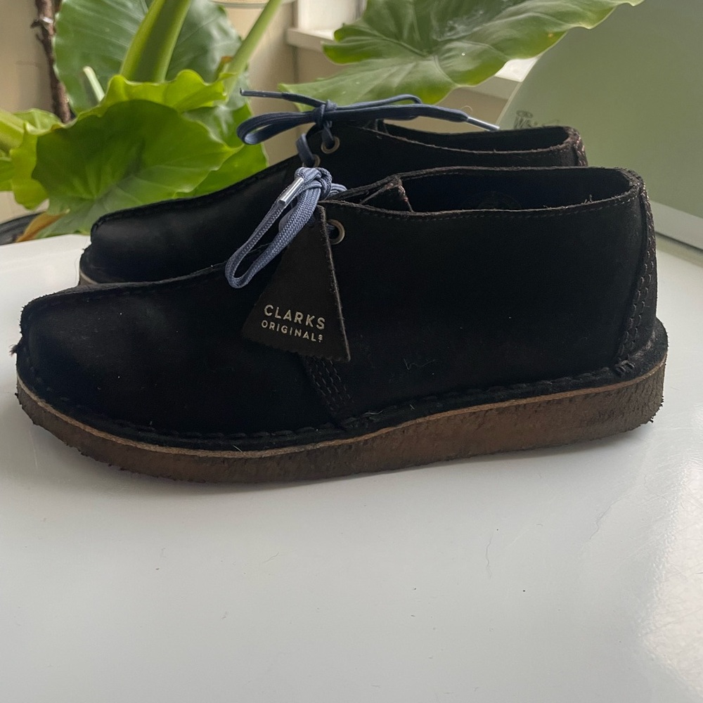 Clarks Black Chukka Boots with Navy Laces - Picture 3 of 7